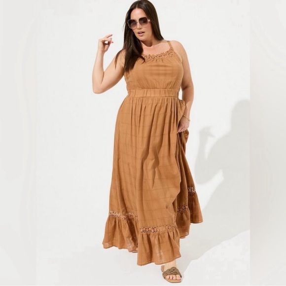 torrid Dresses & Skirts - Torrid maxi cotton crochet dress with pockets size 1